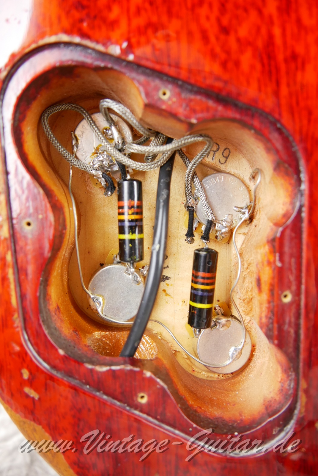 img/vintage/5672/Gibson_Les_Paul_Standard_Collectors_Choice_no_8_The Beast_Bernie_Marsden_burst_2013-018.JPG